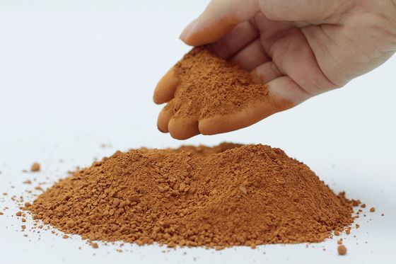 Arcilla roja deportiva versátil para béisbol y sóftbol. Tierra de infield de alto rendimiento para juego competitivo.